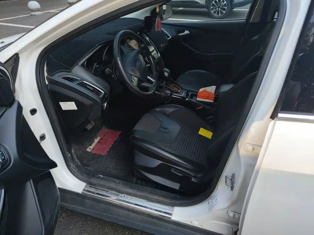Ford Focus — миниатюра 12