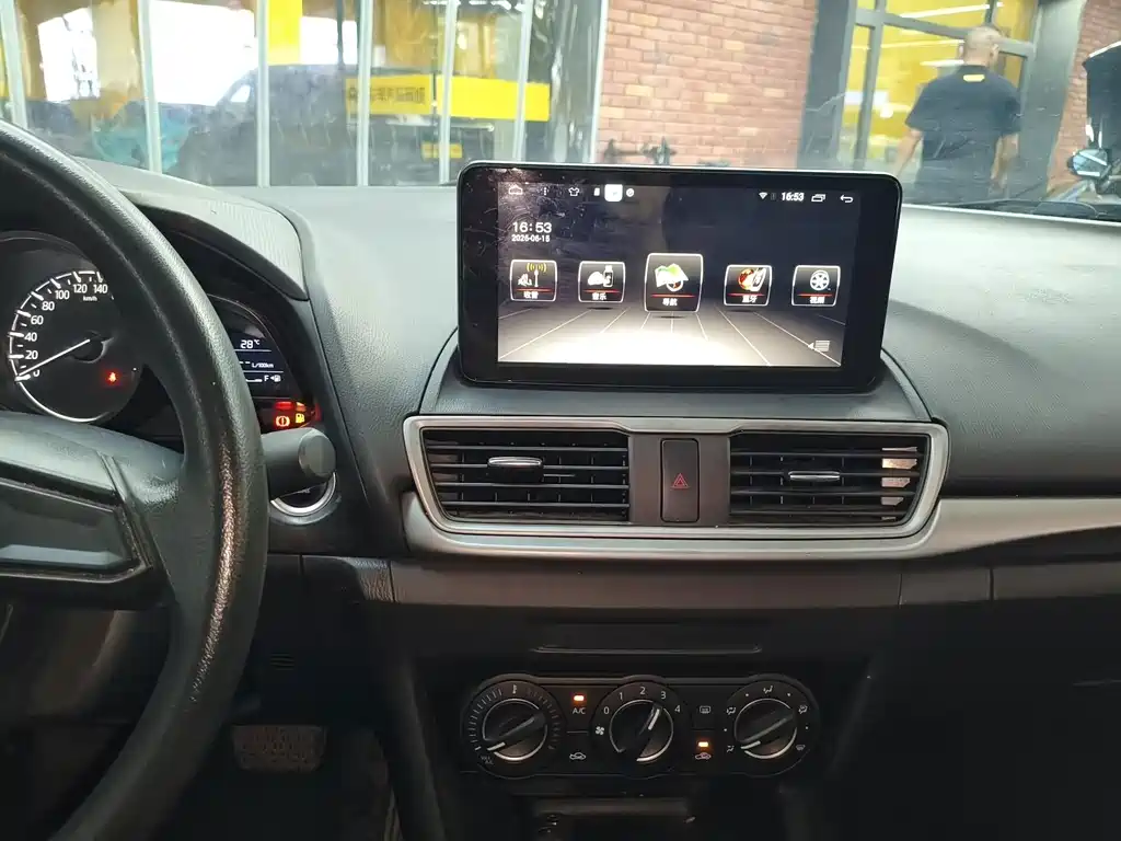 Mazda 3 Axela — миниатюра 15