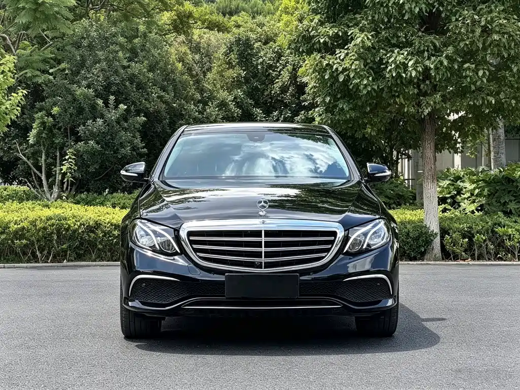 Mercedes-Benz E-Class — миниатюра 2