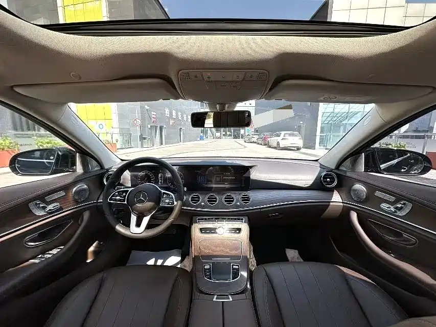 Mercedes-Benz E-Class — миниатюра 14