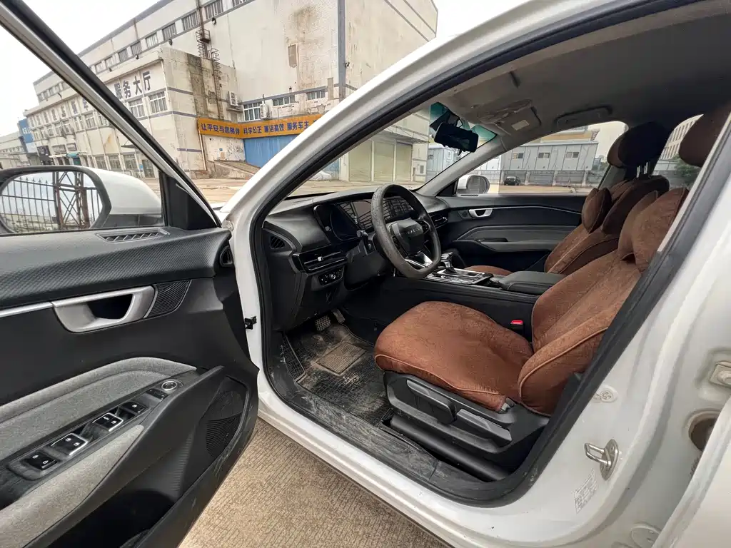 Baojun RC-6 — миниатюра 5