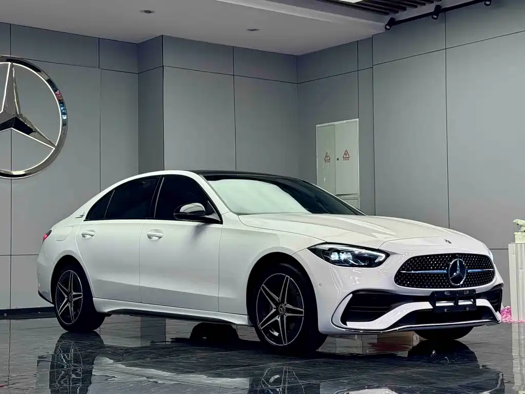 Mercedes-Benz C-Class — миниатюра 3
