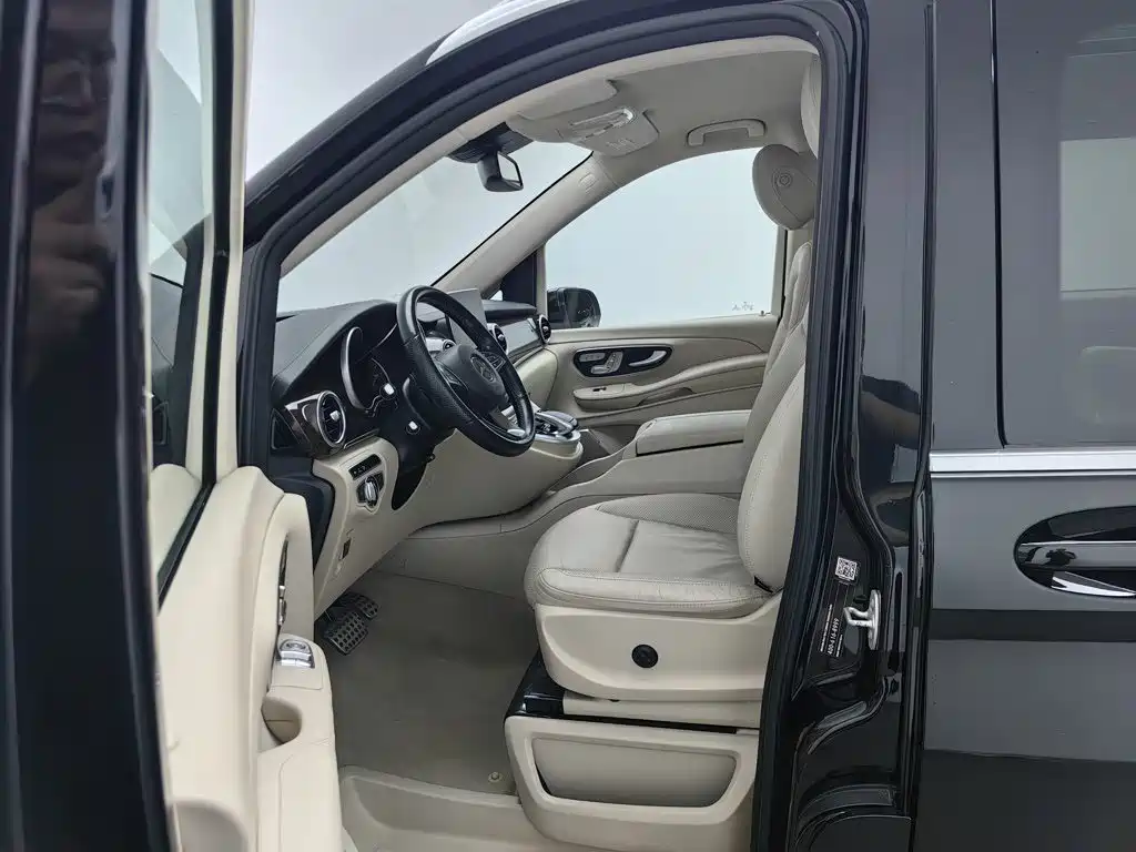 Mercedes-Benz V-Class — миниатюра 10