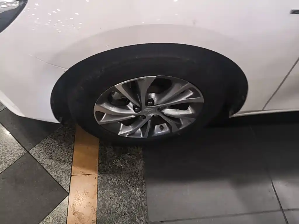 Buick Verano — миниатюра 23