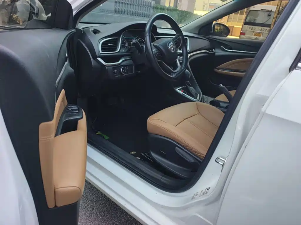 Buick Excelle — миниатюра 14