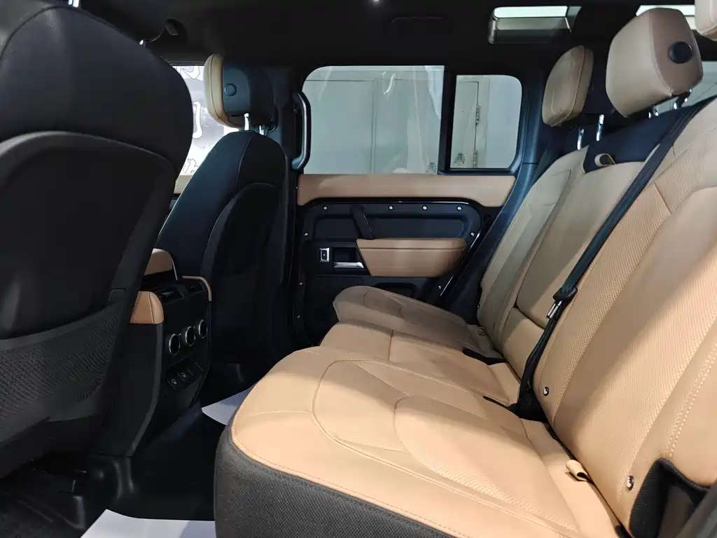 Land Rover Defender — миниатюра 16