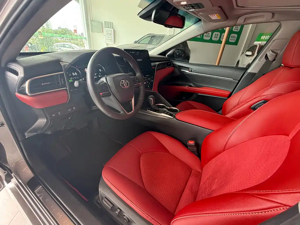 Toyota Camry 2023 2.5HS