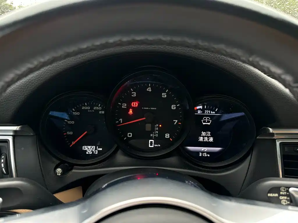 Porsche Macan — миниатюра 11