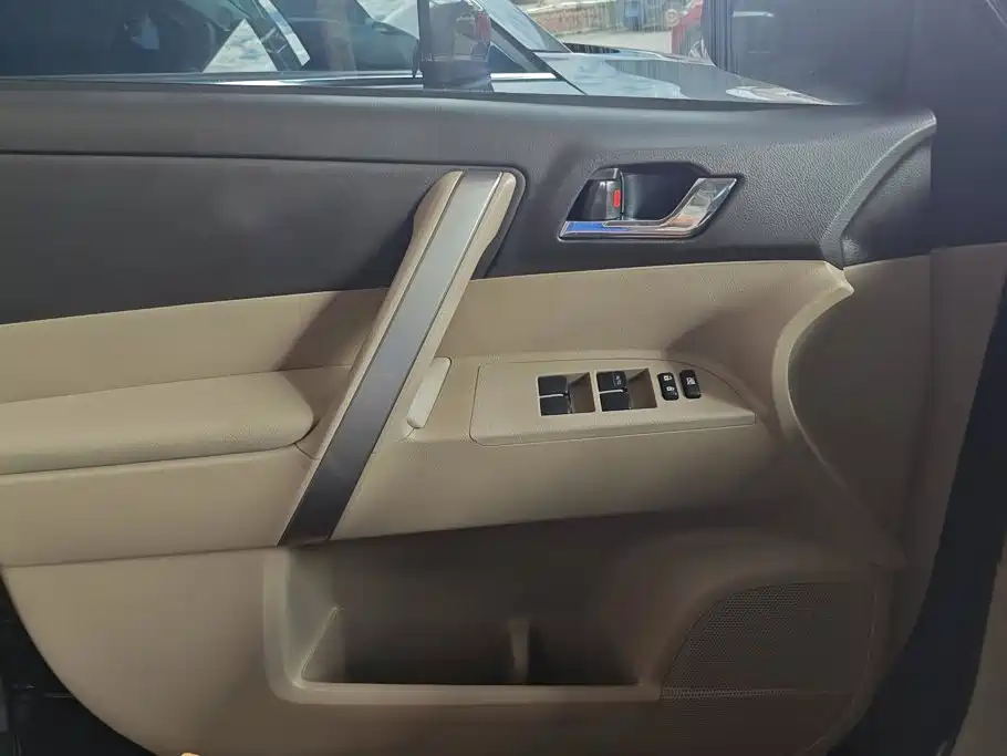 Toyota Highlander — миниатюра 7