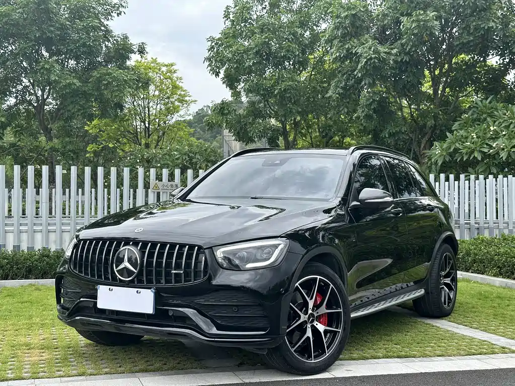 MERCEDES-BENZ GLC AMG