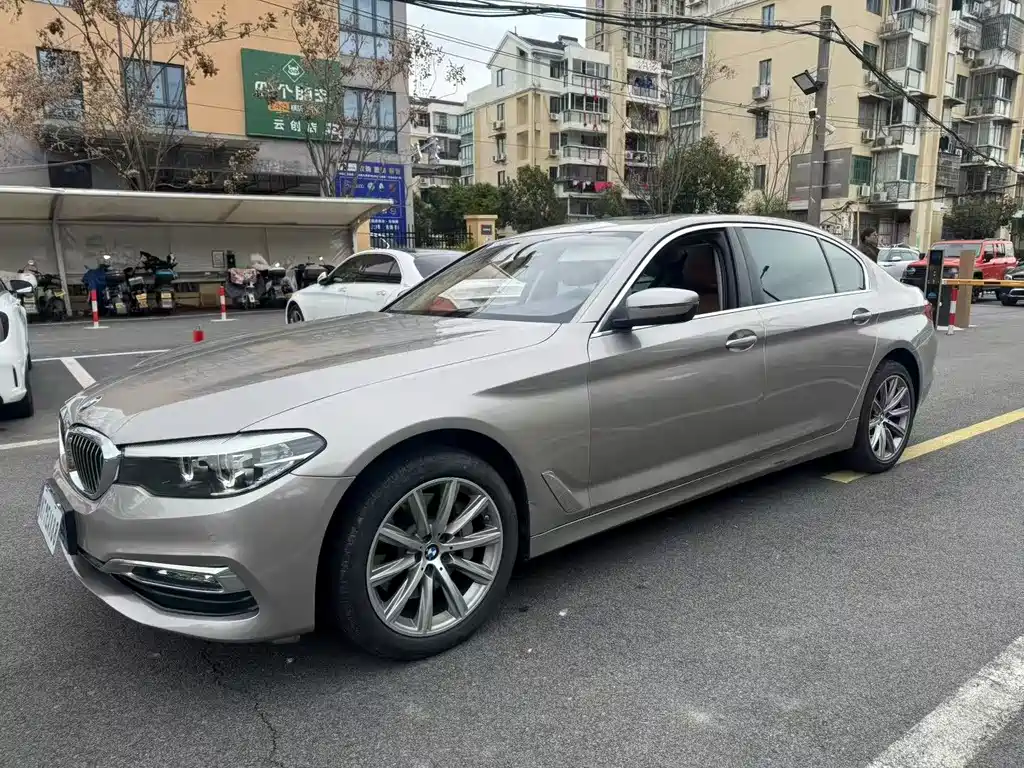 BMW 5 SERIES