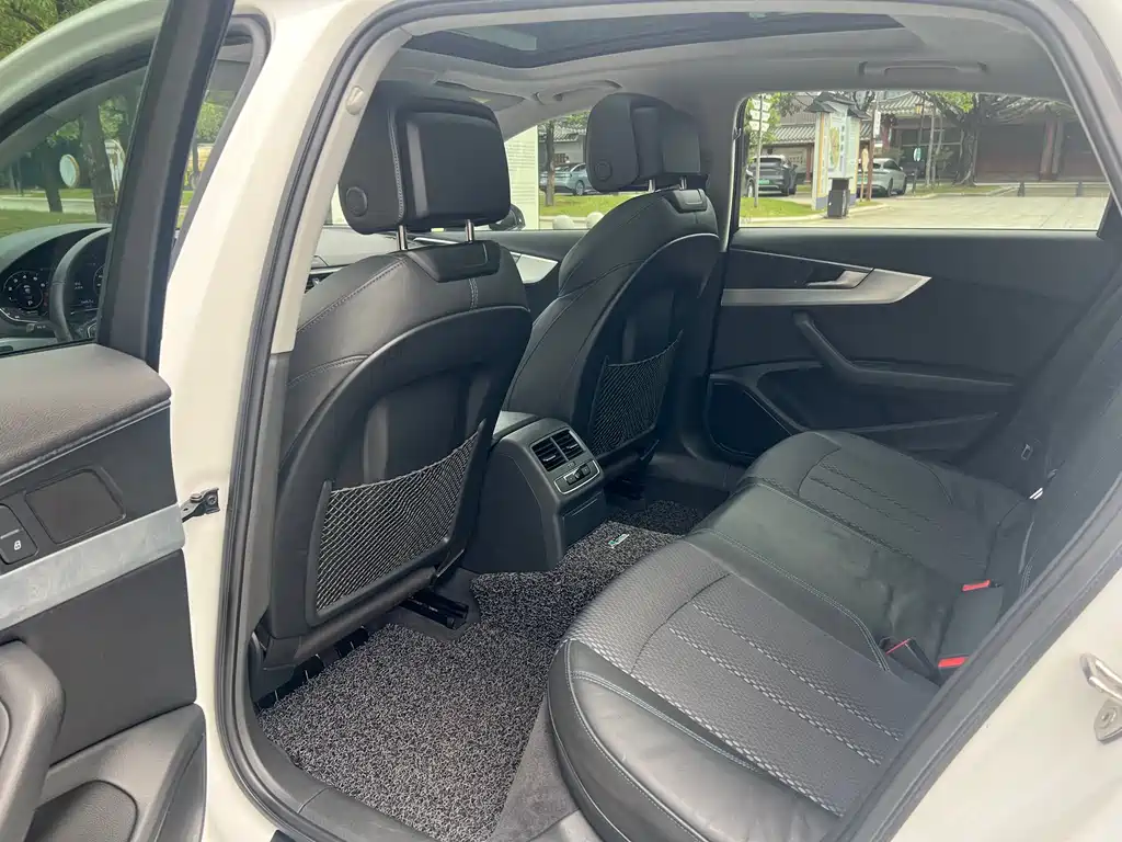 Audi A4L 2018 30 45 TFSI quattro Sport