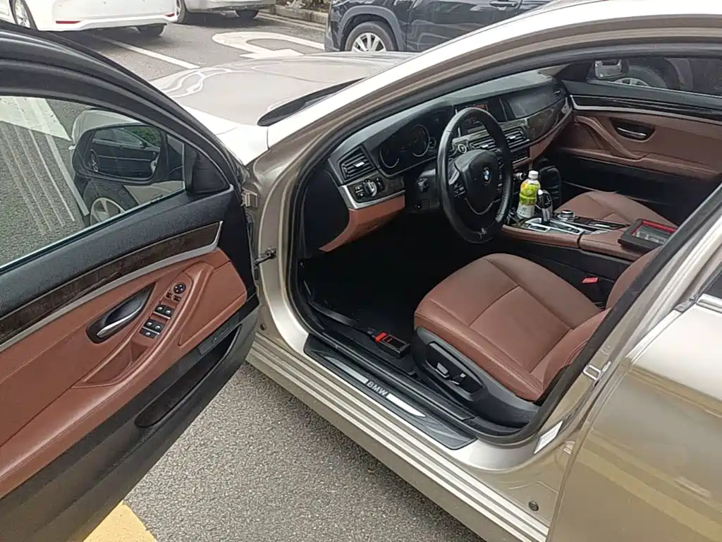 BMW 5 Series — миниатюра 16
