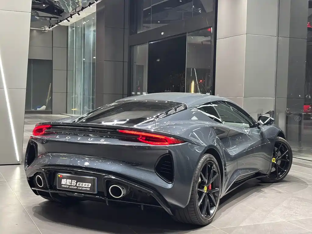Lotus Emira — миниатюра 4