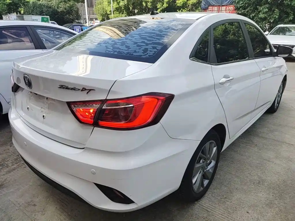 Changan Eado DT — миниатюра 5