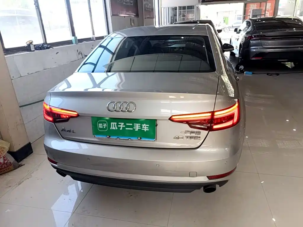 Audi A4L 2017 40 TFSI