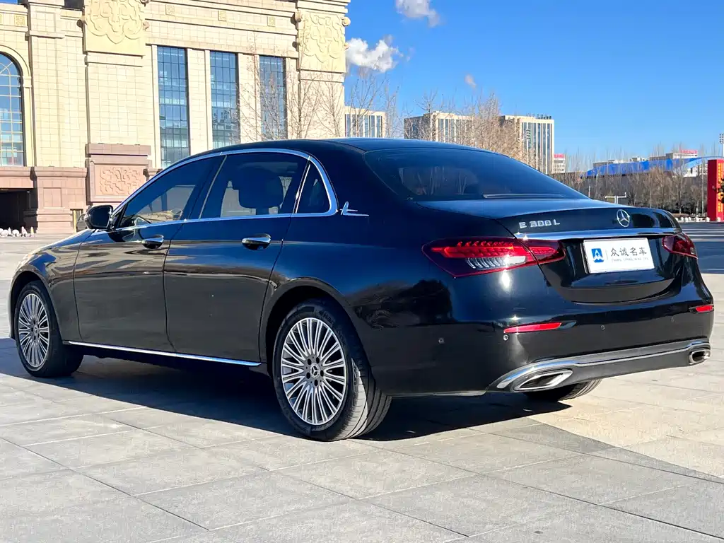 MERCEDES-BENZ E CLASS