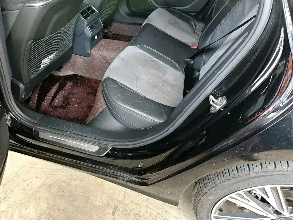 Audi A6L — миниатюра 6