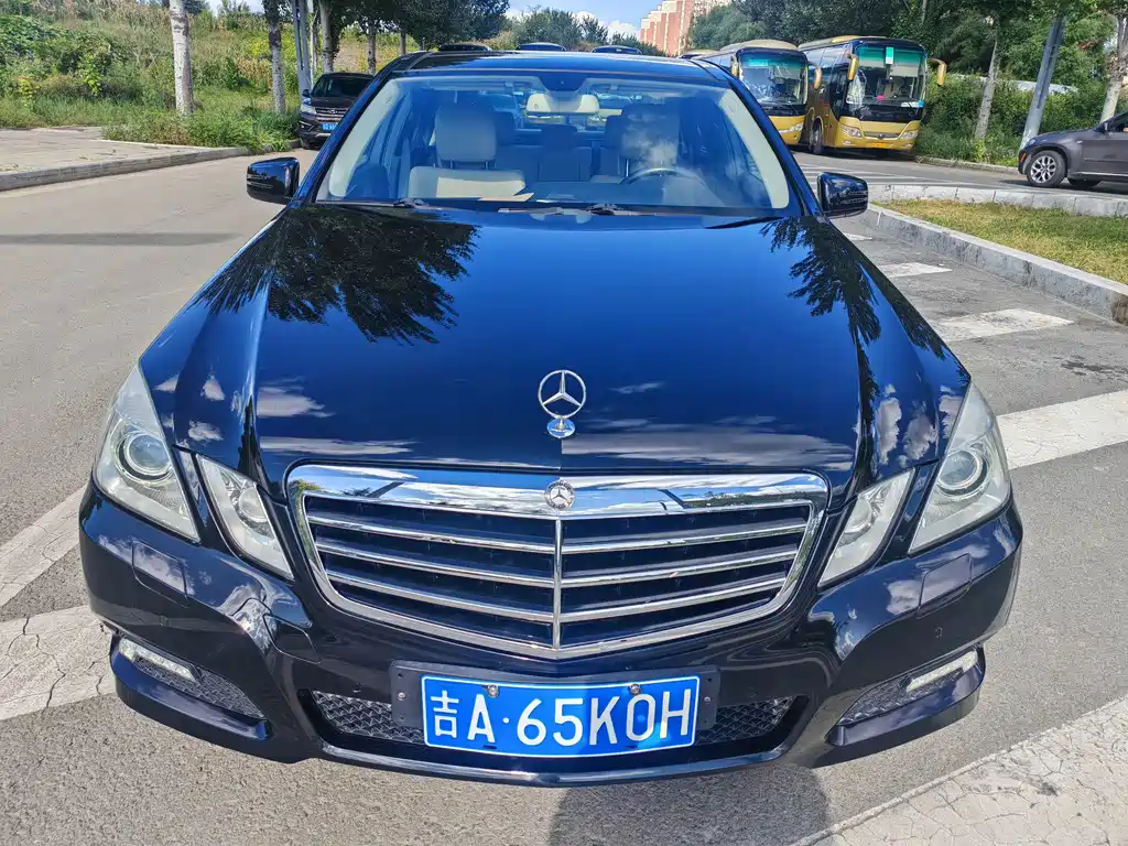 Mercedes-Benz E-Class (Import) — миниатюра 2