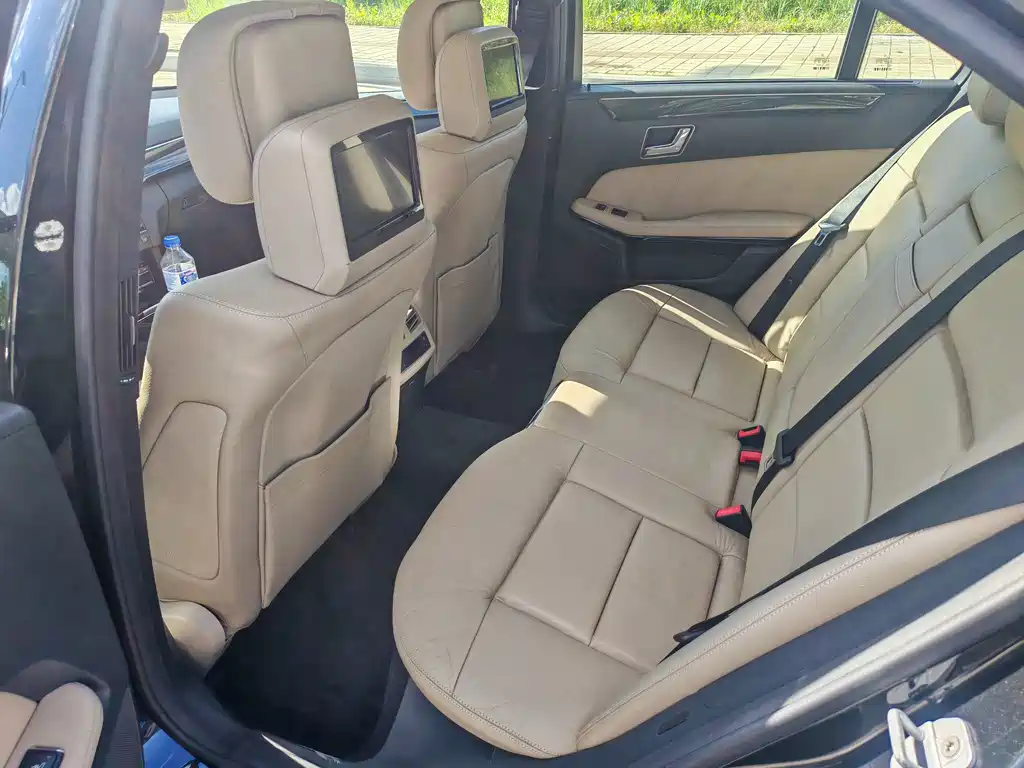 Mercedes-Benz E-Class (Import) — миниатюра 8