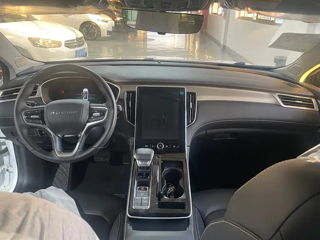 Roewe i6 MAX New Energy — миниатюра 11