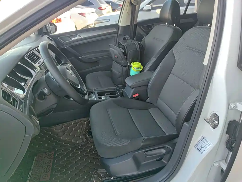 Volkswagen Golf — миниатюра 15