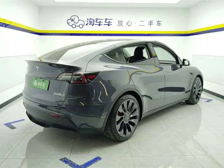 TESLA MODEL Y