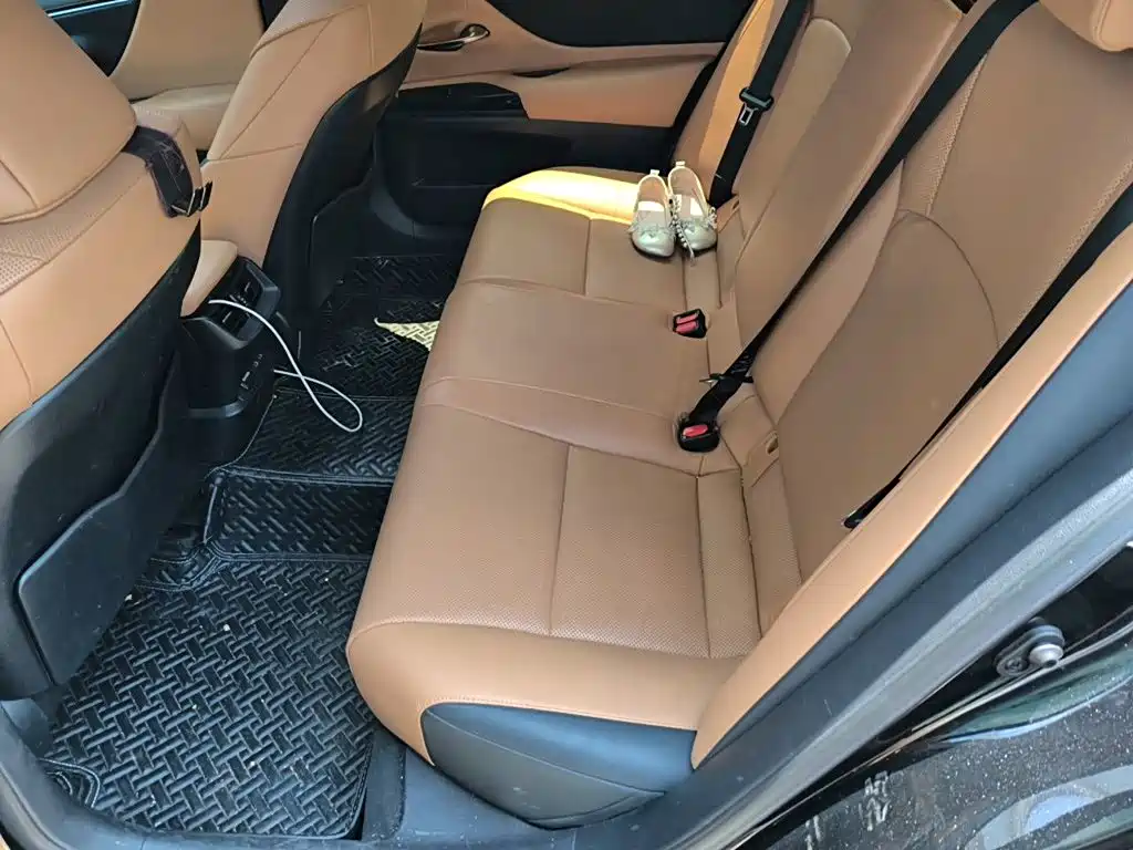 Lexus ES — миниатюра 15
