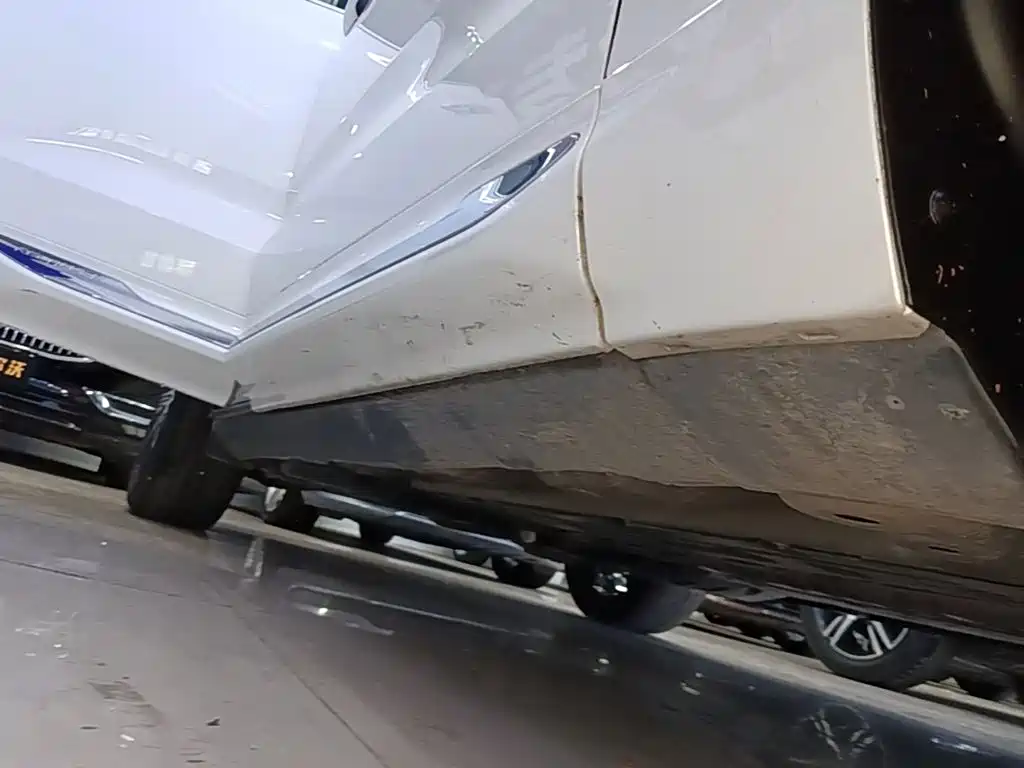 Volvo XC60 PHEV — миниатюра 21