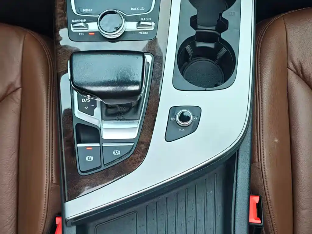 Audi Q7 — миниатюра 15