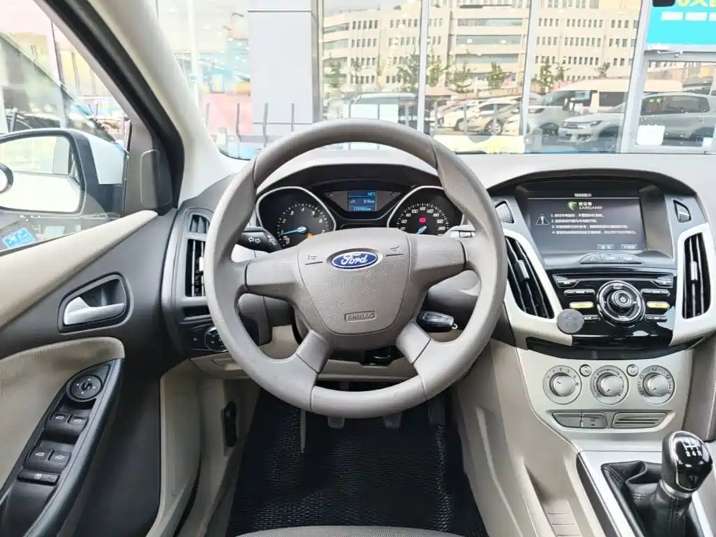 Ford Focus — миниатюра 11