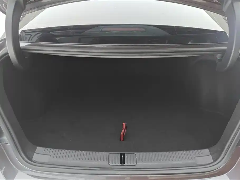 MG 5 2023 180DVVT CVT Luxury