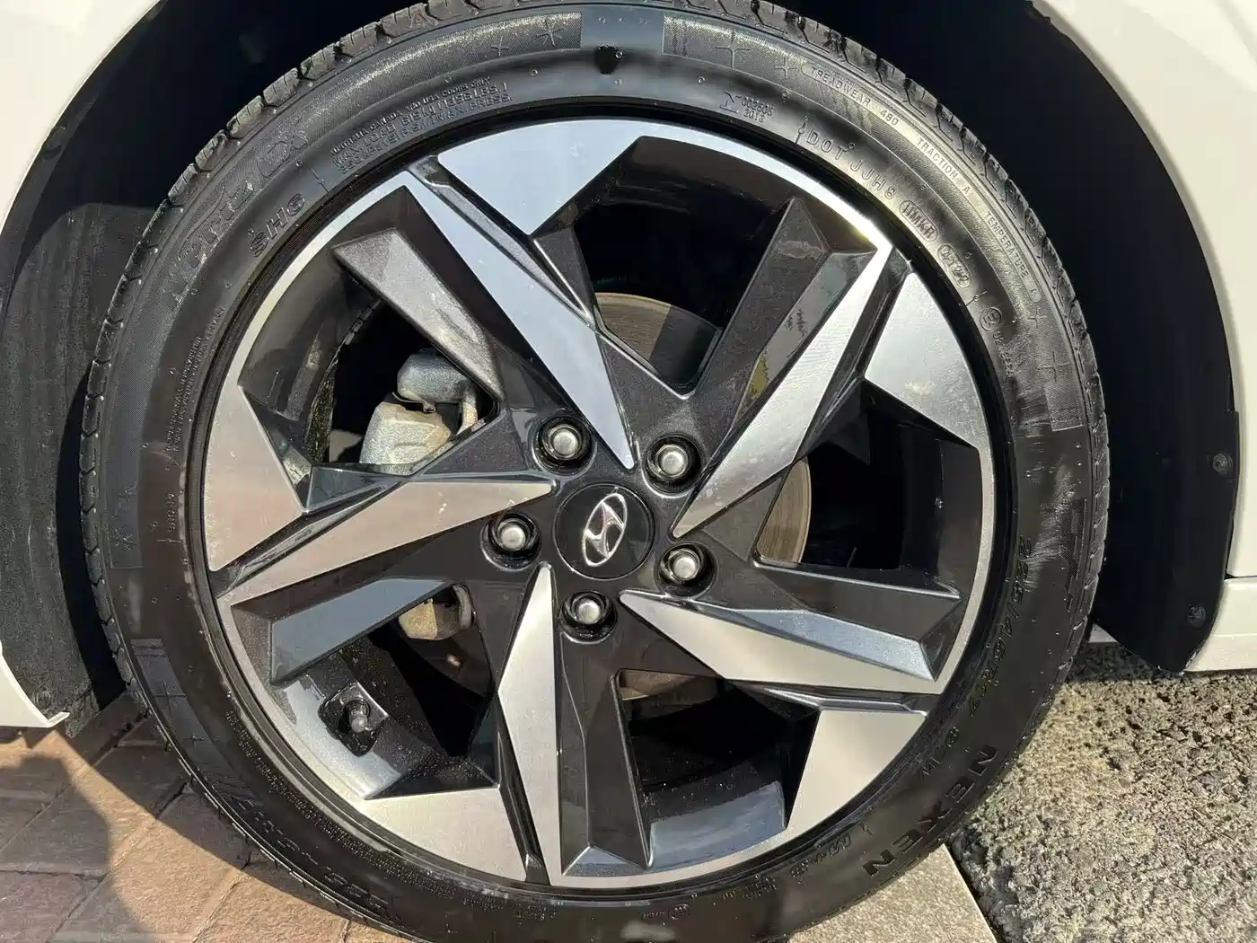 Hyundai Elantra 2023 Белый из Китая, фото 3
