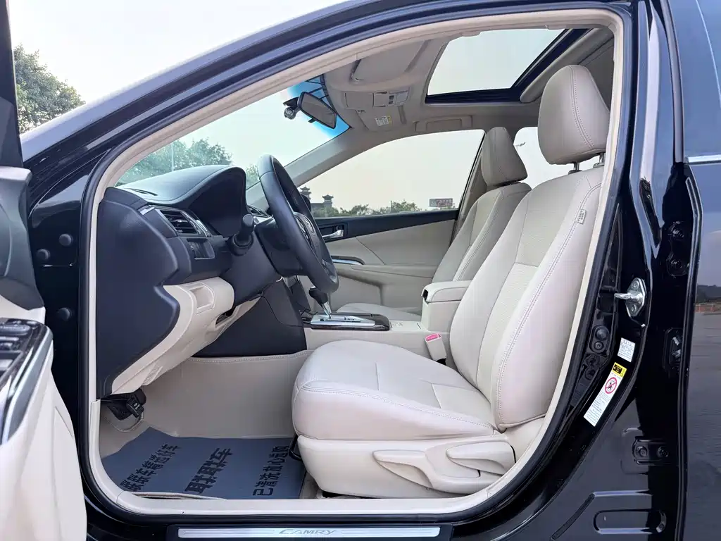 Toyota Camry — миниатюра 8