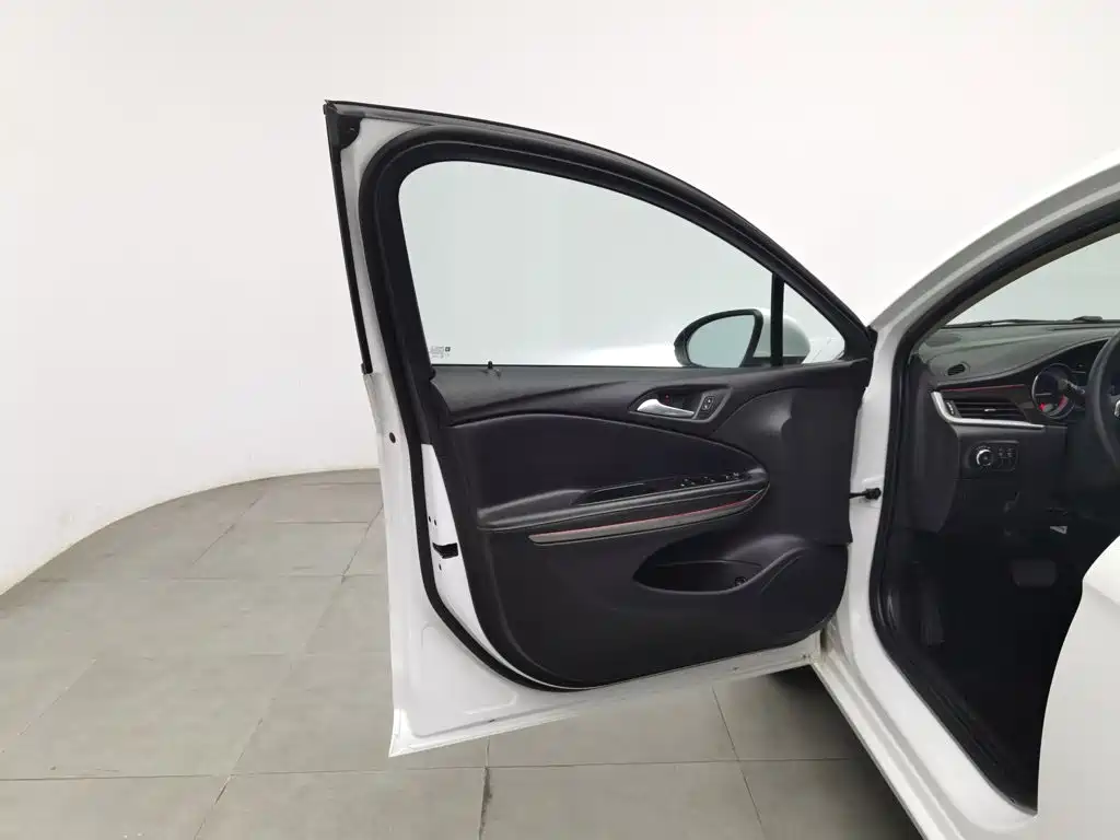 Buick Verano — миниатюра 8