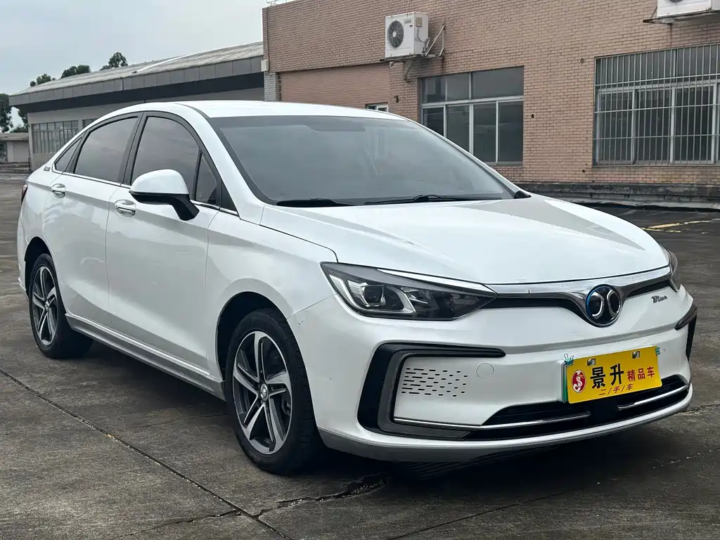 BAIC EU5 — миниатюра 3