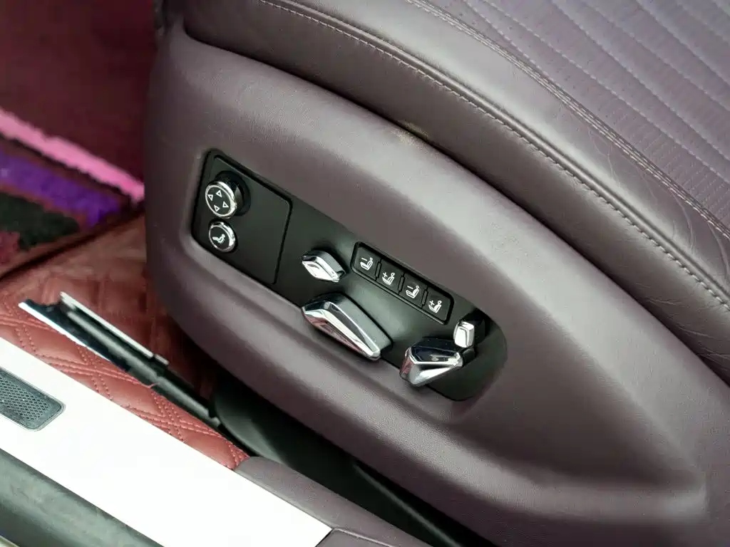 Bentley Flying Spur — миниатюра 9