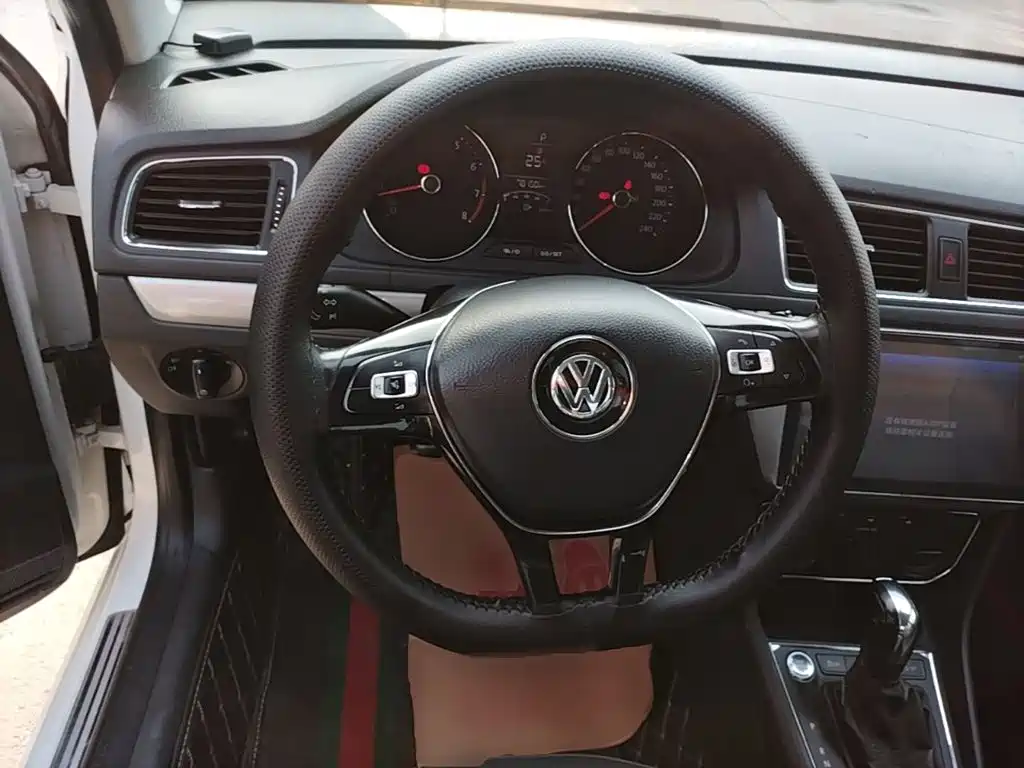 Volkswagen Lavida — миниатюра 11