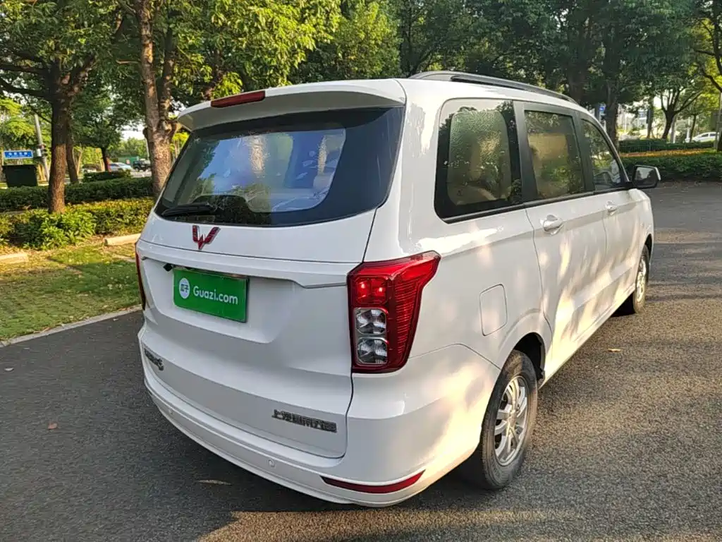 Wuling Hongguang — миниатюра 7