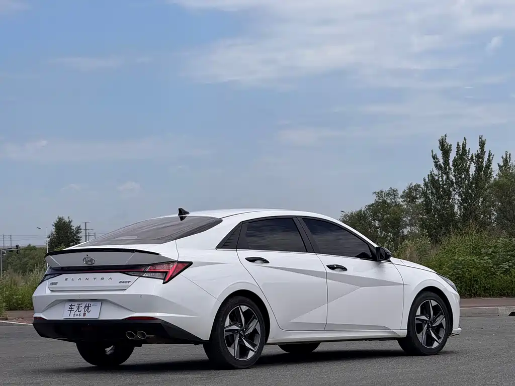 Hyundai Elantra 2022 240TGDi DCT LUX Luxury