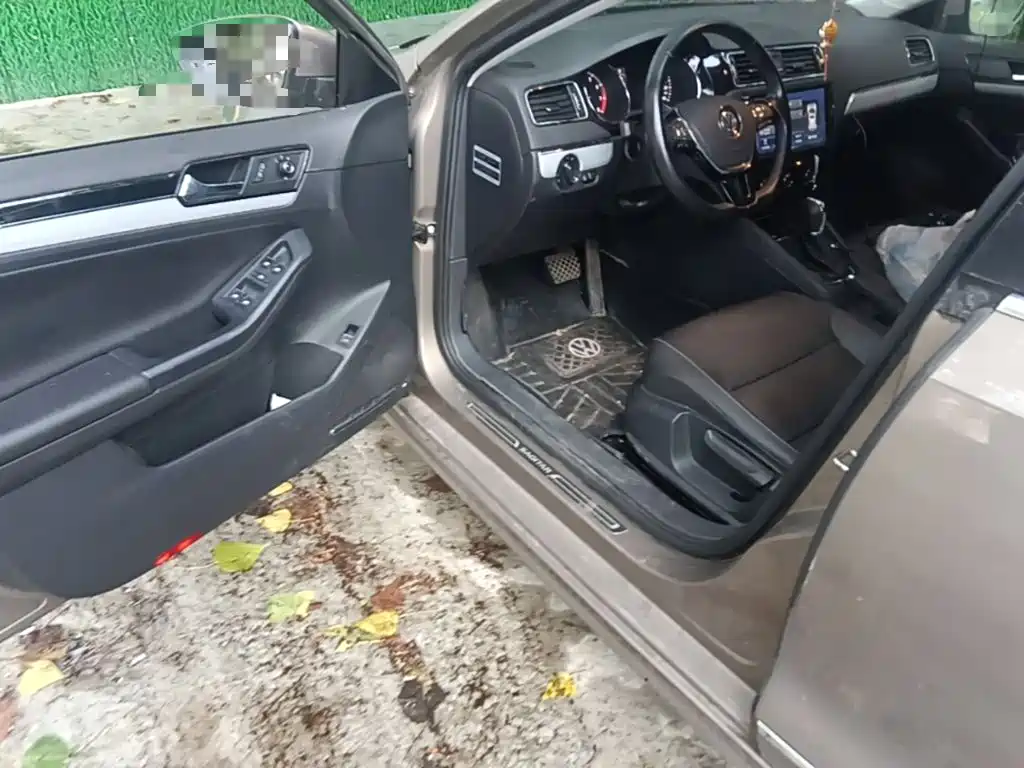 Volkswagen Sagitar — миниатюра 23