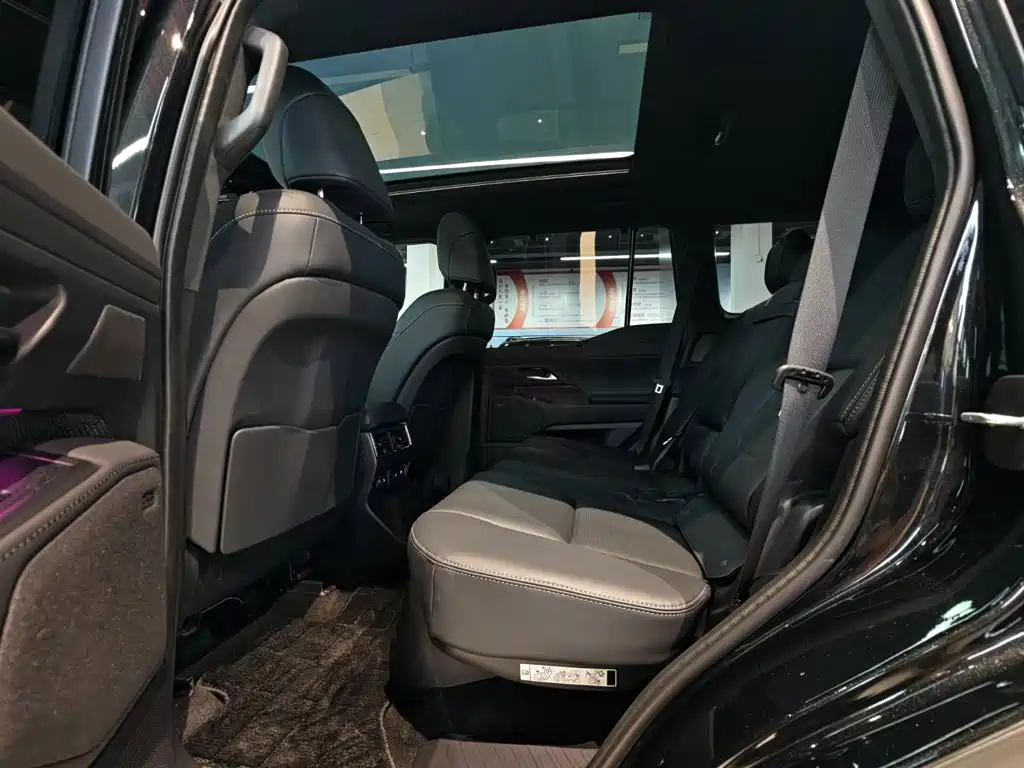 Lexus GX — миниатюра 18