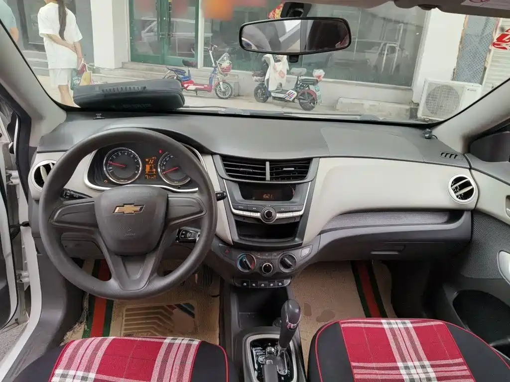 Chevrolet Sail — миниатюра 13