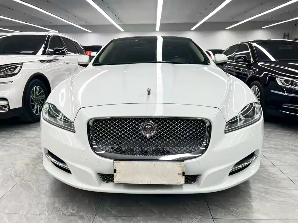 Jaguar XJ — миниатюра 2
