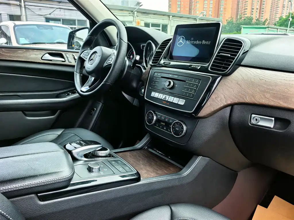 Mercedes-Benz GLE (Import) — миниатюра 3