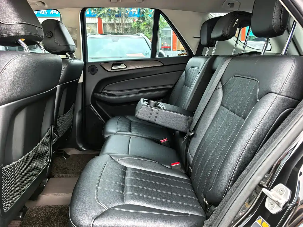 Mercedes-Benz GLE (Import) — миниатюра 9