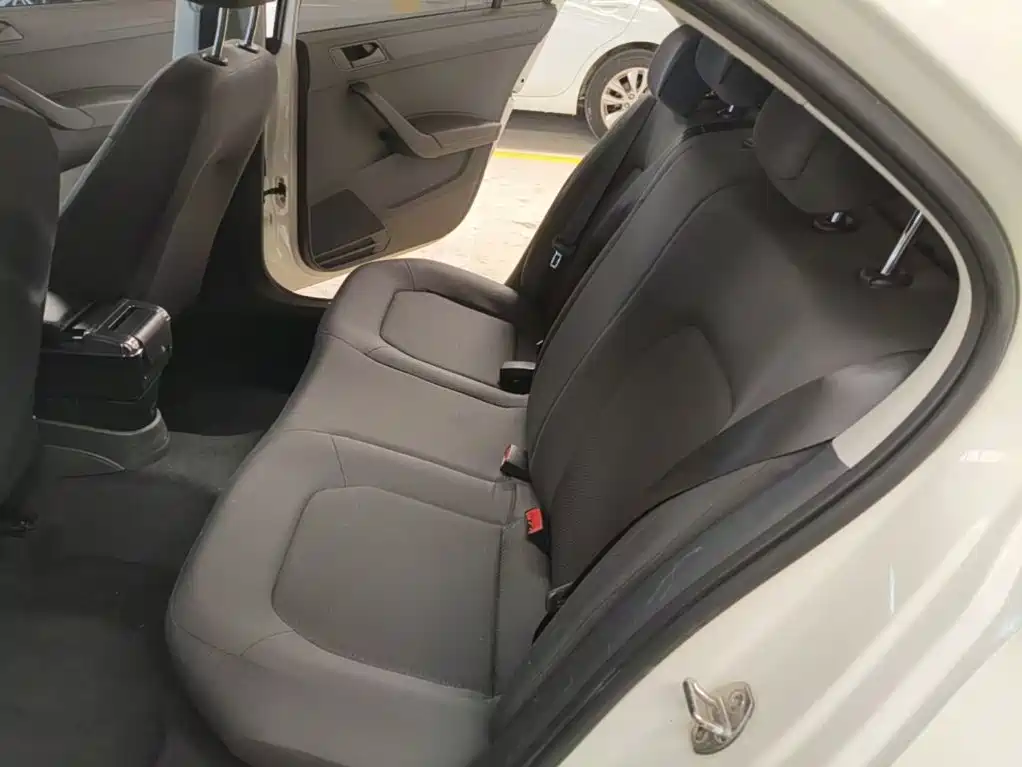 Volkswagen Santana — миниатюра 17