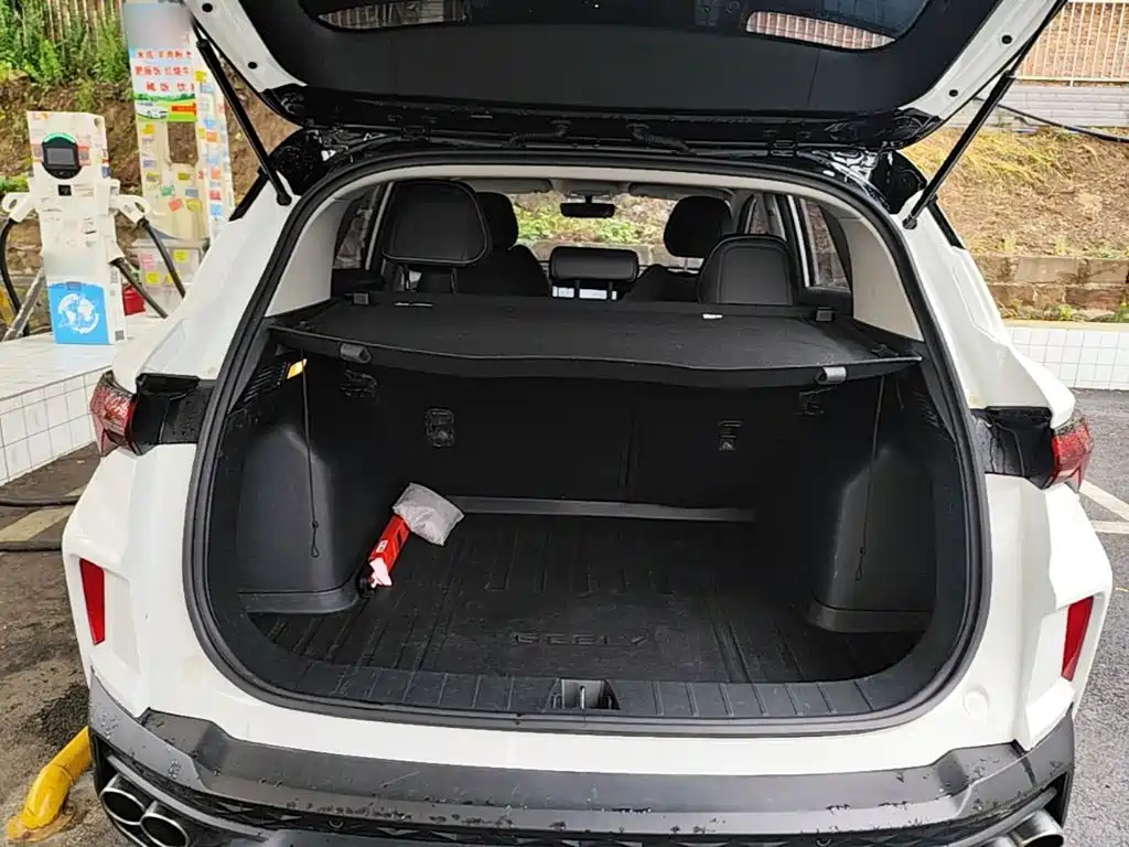 Geely Binyue — миниатюра 19