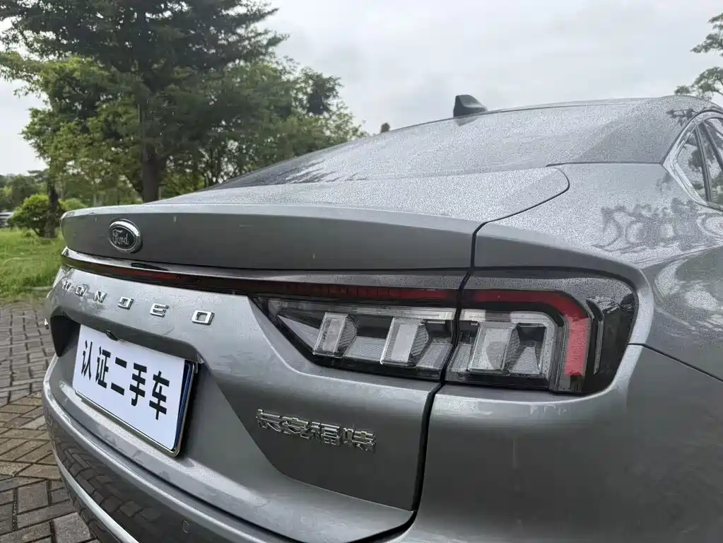 Ford Mondeo — миниатюра 15