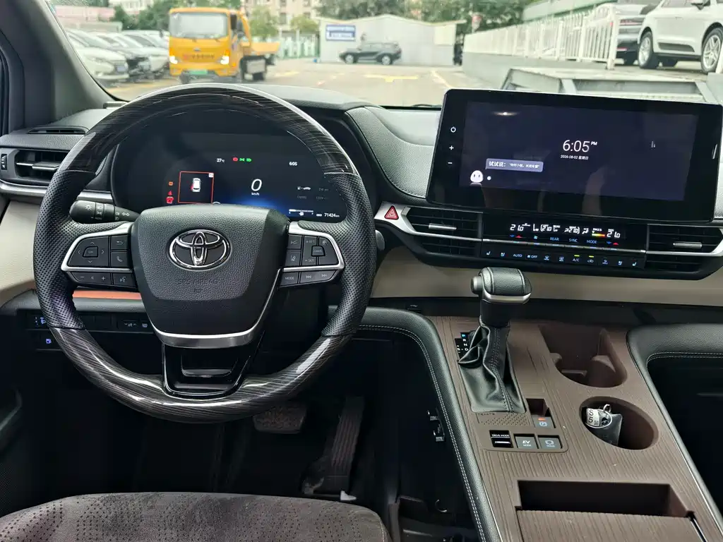 Toyota Sienna — миниатюра 15